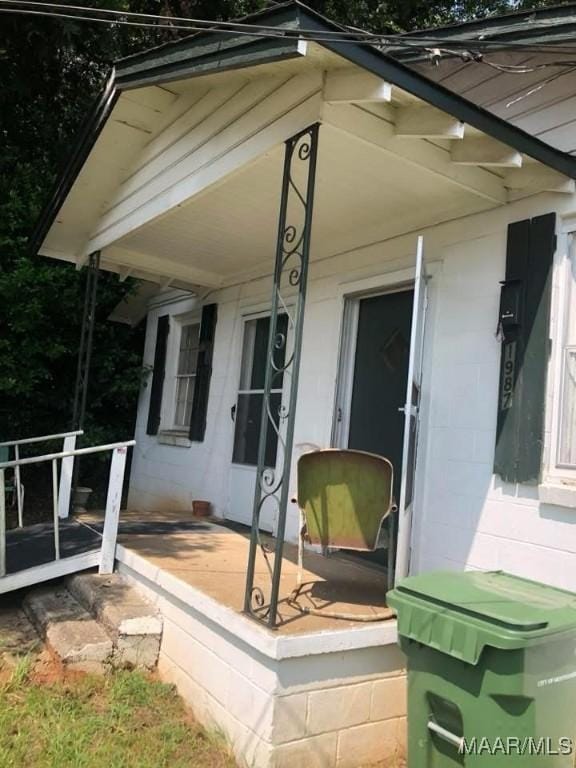 1987 Upper Wetumpka Rd, Montgomery, AL 36107 - view of covered porch