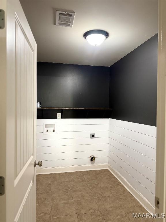 312 Sherwood Trl, Wetumpka, AL 36093 - washroom with washer hookup and hookup for an electric dryer
