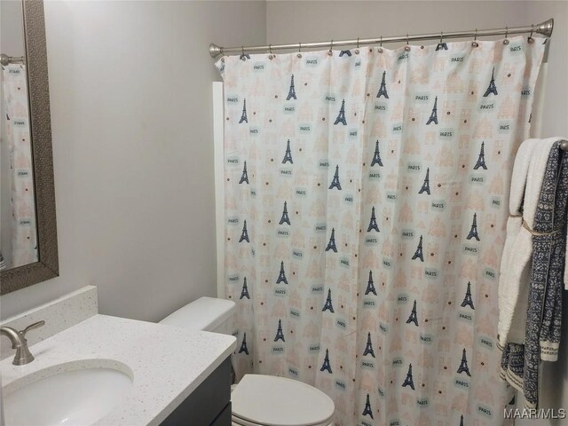 512 Lismore Pl, Montgomery, AL 36117 - full bathroom featuring vanity and a shower with curtain