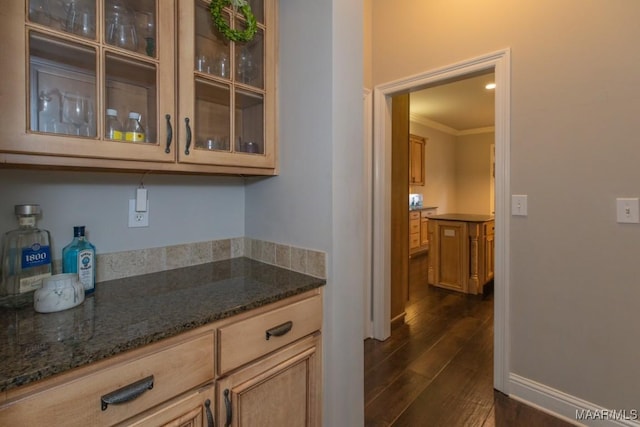7025 Wynlakes Blvd, Montgomery, AL 36117 - bar area featuring dark wood-style floors and crown molding
