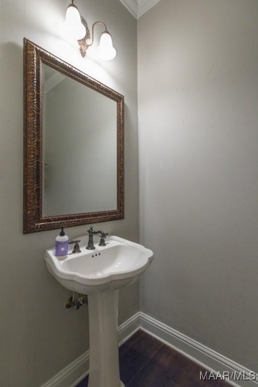 7025 Wynlakes Blvd, Montgomery, AL 36117 - bathroom with baseboards and ornamental molding