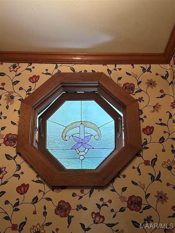 309 Broad St, Camden, AL 36726 - detailed view of wallpapered walls