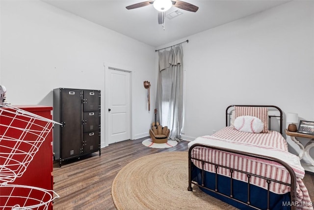 362 Driver Rd, Deatsville, AL 36022 - bedroom featuring wood finished floors and ceiling fan