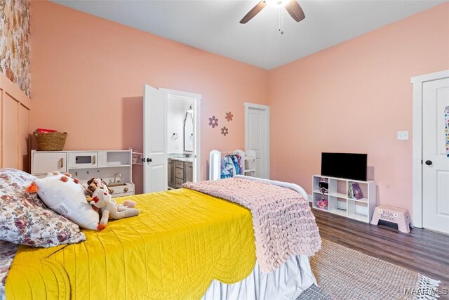 362 Driver Rd, Deatsville, AL 36022 - bedroom with wood finished floors, connected bathroom, and ceiling fan