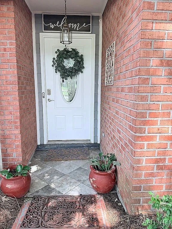 312 Rebekah Ln, Montgomery, AL 36109 - entrance to property with brick siding