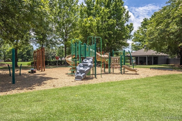 8872 Old Magnolia Way, Montgomery, AL 36116 - communal playground with a lawn