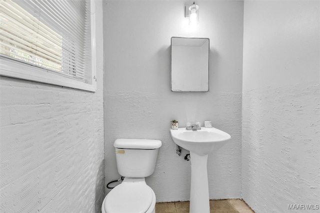 1422 Flamingo Ln, Montgomery, AL 36116 - bathroom with toilet and a sink