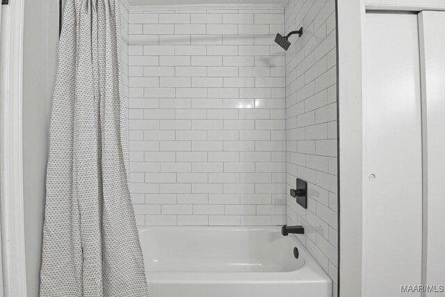 506 Lilly Ave, Tallassee, AL 36078 - full bathroom featuring shower / tub combo