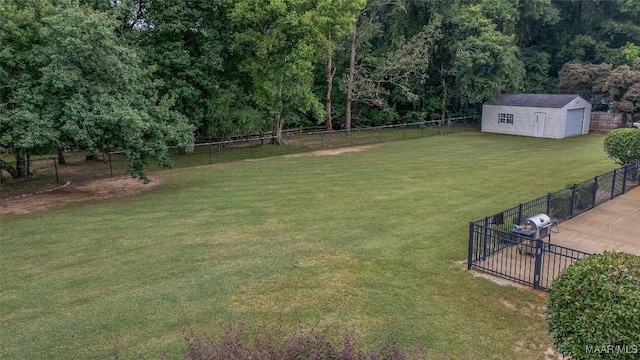 285 Cedar Ridge Dr, Wetumpka, AL 36093 - fenced backyard featuring a shed