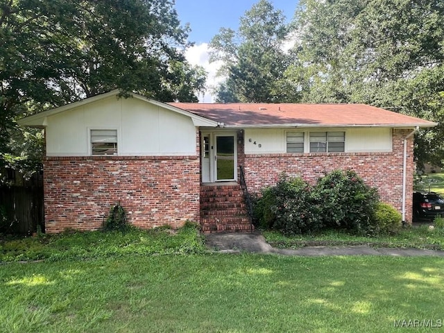 649 Partridge Ln, Prattville, AL 36067 - single story home featuring a front lawn, brick siding, and entry steps