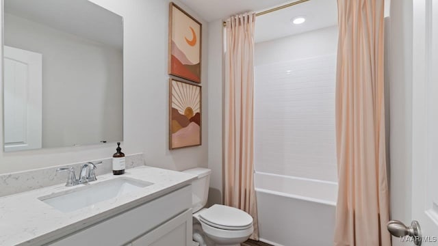6036 Cunningham Trl, Montgomery, AL 36116 - full bath featuring vanity and shower / tub combo with curtain