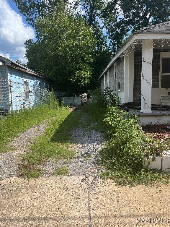 96 L L Anderson Ave, Selma, AL 36701 - view of yard