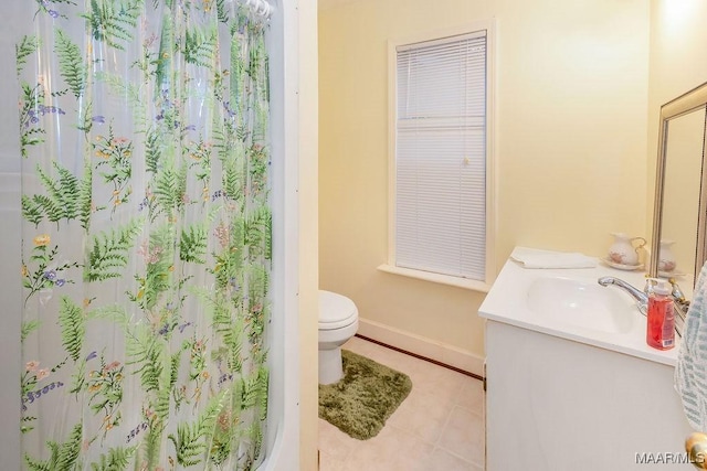 471 Beachwood Rd, Wetumpka, AL 36092 - full bath featuring vanity, tile patterned flooring, and a shower with curtain