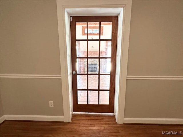 3551 Dalraida Pkwy, Montgomery, AL 36109 - entryway featuring wood finished floors and baseboards
