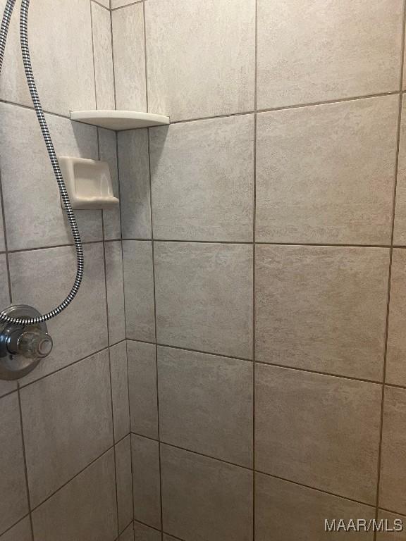 9324 Bristlecone Dr, Montgomery, AL 36117 - bathroom view of tiled shower