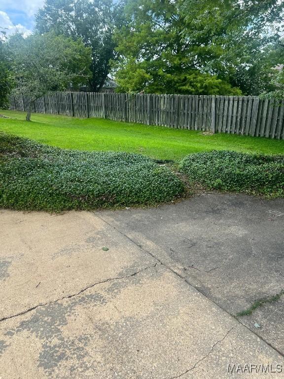 9324 Bristlecone Dr, Montgomery, AL 36117 - view of yard