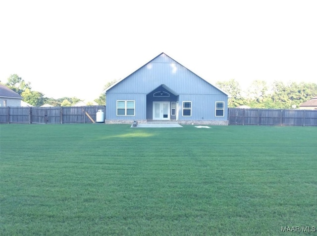 101 Regans Way S, Deatsville, AL 36022 - back of property featuring a fenced backyard