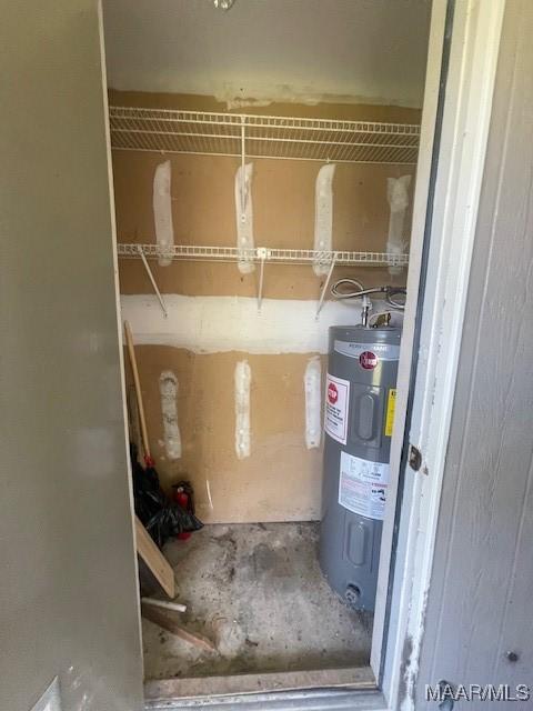 3440 Wickham Rd, Montgomery, AL 36116 - utilities featuring electric water heater