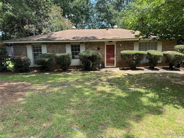 6119 Hinchcliff Rd, Montgomery, AL 36117 - ranch-style home with brick siding and a front yard