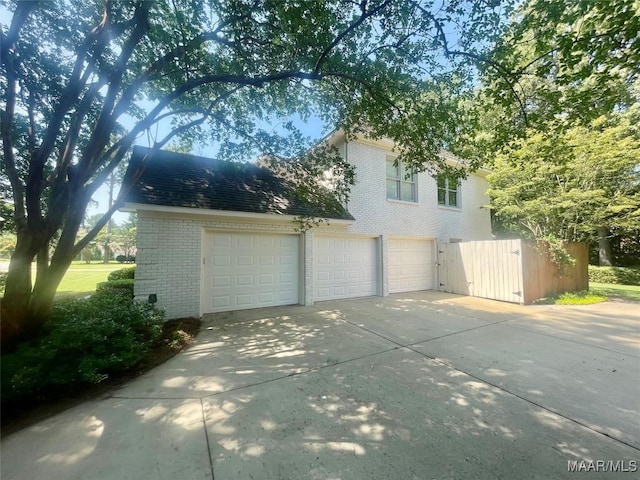 9865 Wynchase Cir, Montgomery, AL 36117 - garage featuring driveway