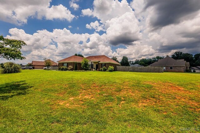 205 Jennifer Ln, Deatsville, AL 36022 - view of yard