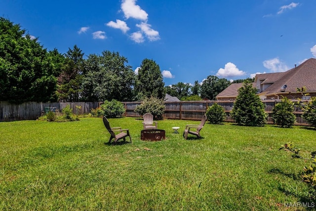 205 Jennifer Ln, Deatsville, AL 36022 - view of fenced backyard