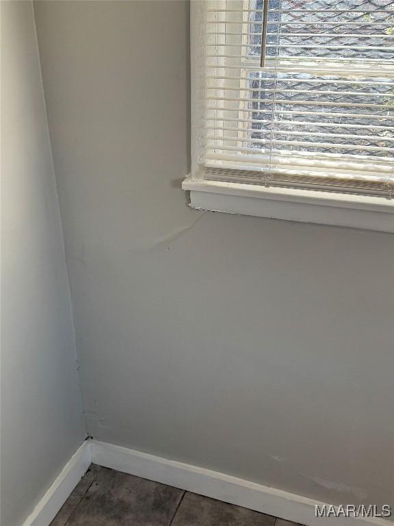 3902 Wesley Dr, Montgomery, AL 36111 - detailed view of baseboards