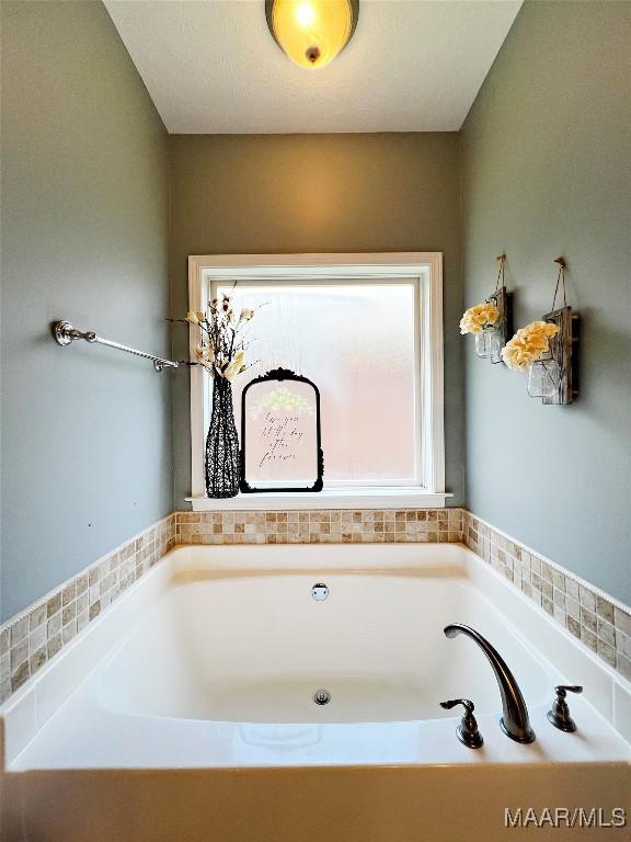 267 River Birch Cir, Wetumpka, AL 36093 - full bath featuring a garden tub