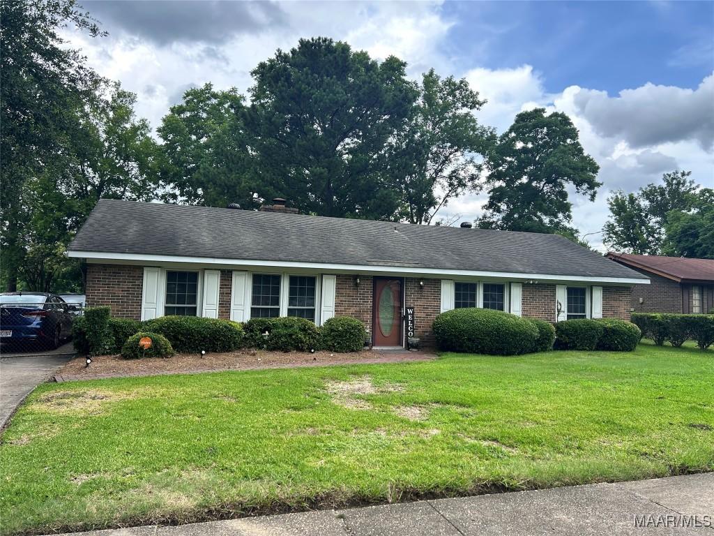 260 Smallbrook Dr, Montgomery, AL 36116 - ranch-style home featuring brick siding and a front yard
