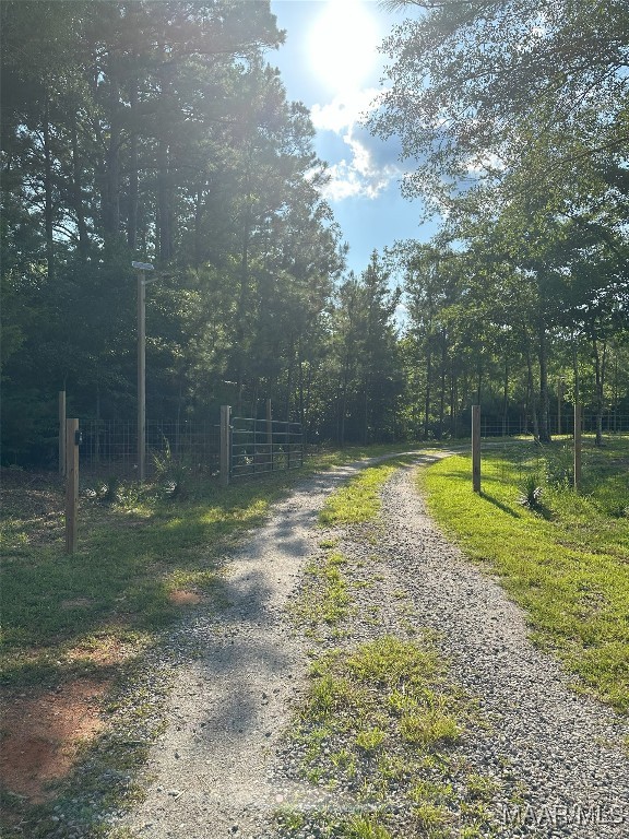 58 Cross Creek Rd, Alexander City, AL 35010