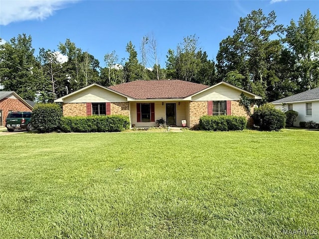 205 Pinehaardt Dr, Selma, AL 36701 - single story home with a front lawn and brick siding