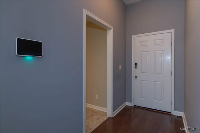6209 Sycamore Dr, Montgomery, AL 36117 - foyer entrance featuring wood finished floors and baseboards