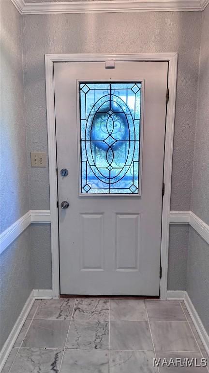6537 Monmouth Mews, Montgomery, AL 36117 - entryway with ornamental molding and baseboards