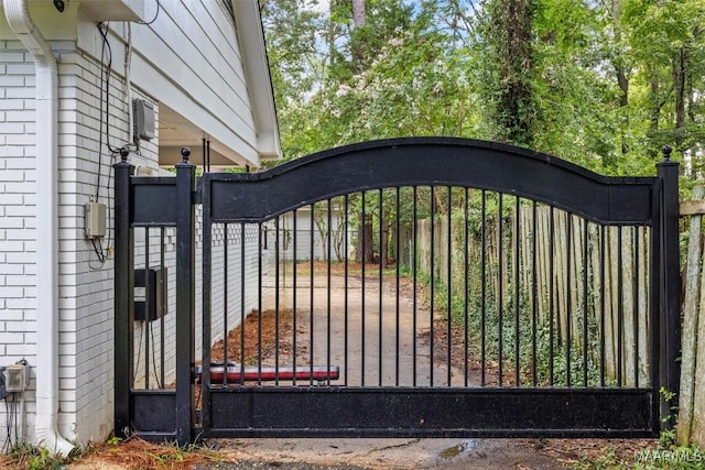 1613 Croom Dr, Montgomery, AL 36106 - view of gate