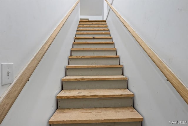 760 Winding Wood Dr, Wetumpka, AL 36093 - view of staircase