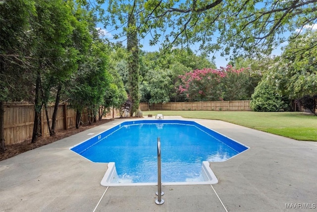 760 Winding Wood Dr, Wetumpka, AL 36093 - view of pool with a fenced backyard, a patio area, and view of scattered trees