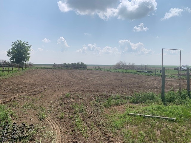 view of yard featuring a rural view