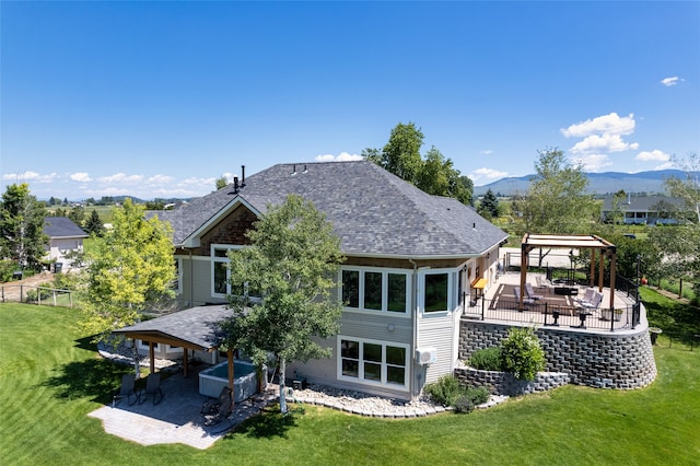 bird's eye view with a mountain view