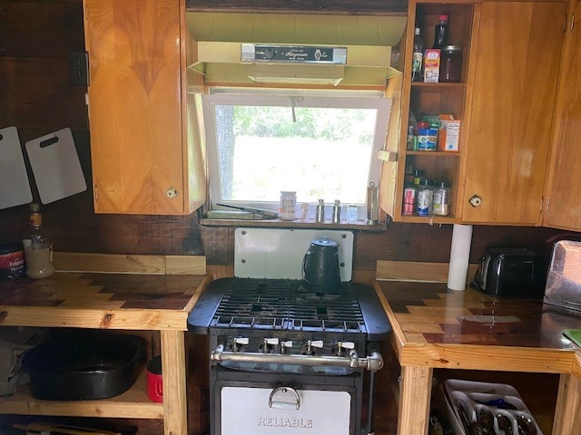 kitchen featuring gas range oven