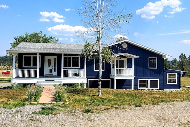 view of front of house featuring covered porch