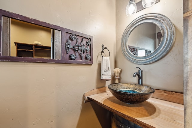 bathroom featuring sink