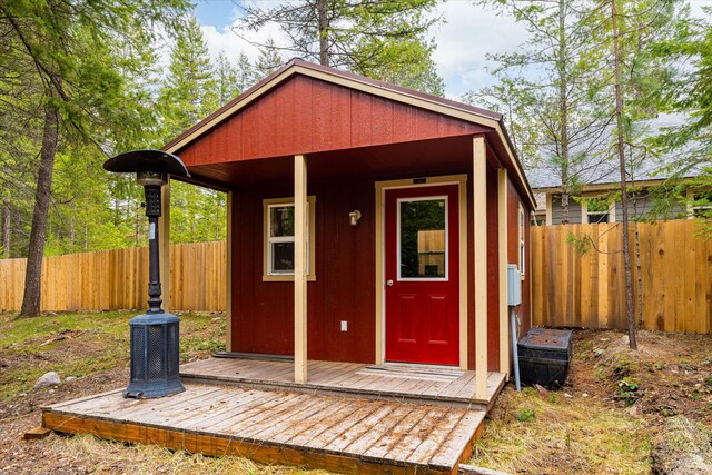 view of outbuilding