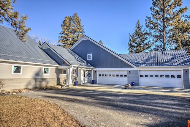 view of front of property featuring a garage