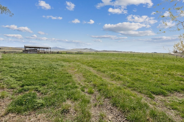 view of yard featuring a rural view