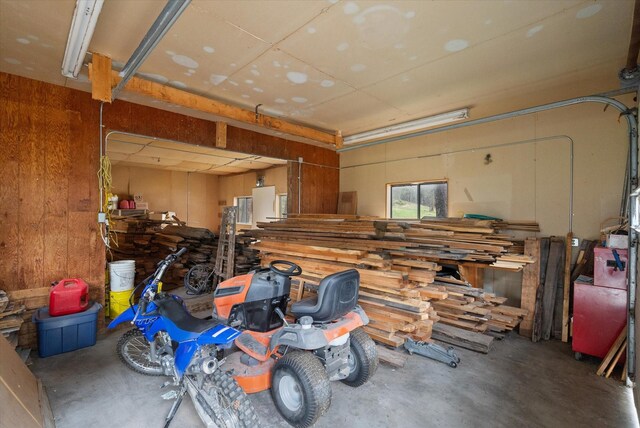 storage area with ceiling fan