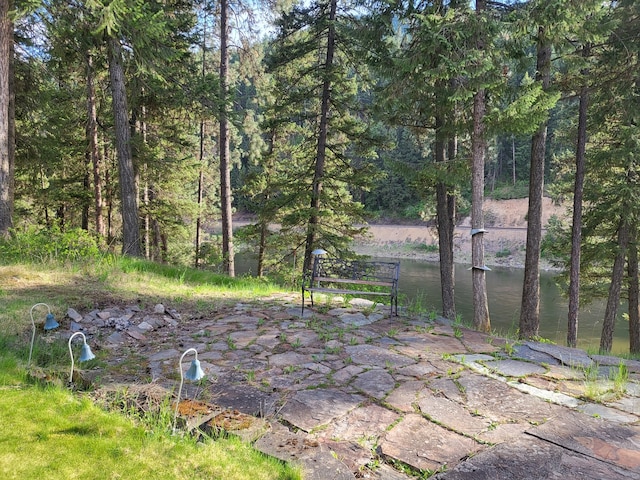 view of yard featuring a water view