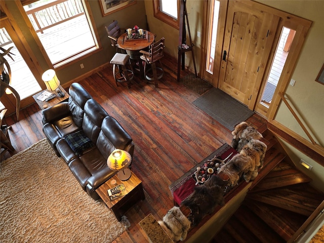 856 Weber Butte Trl, Corvallis, MT 59828 - living area with wood finished floors and baseboards