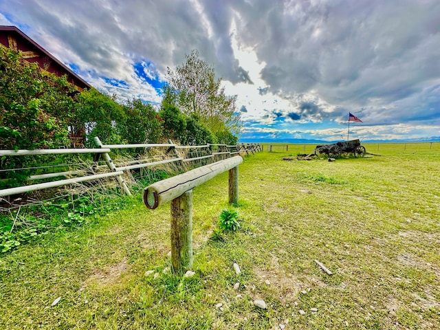 view of yard featuring a rural view