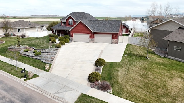 view of front facade with a front lawn