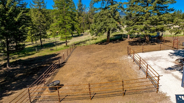 view of yard featuring a rural view